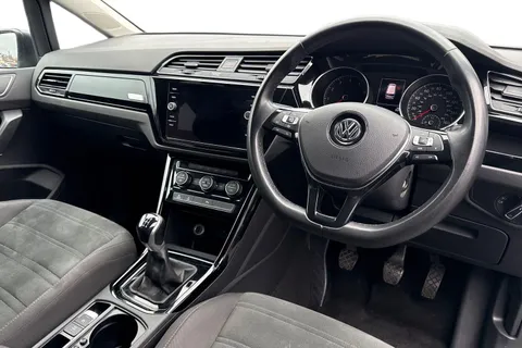 LV20NPD Volkswagen Touran 1.5 TSI EVO R-Line Euro 6 (s/s) 5dr Thumbnail #19