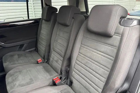 LV20NPD Volkswagen Touran 1.5 TSI EVO R-Line Euro 6 (s/s) 5dr Thumbnail #20