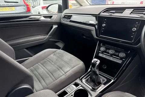 LV20NPD Volkswagen Touran 1.5 TSI EVO R-Line Euro 6 (s/s) 5dr Thumbnail #21