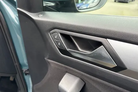 GF25UXC Volkswagen T-Roc 1.5 TSI Match 5dr | Rear View Camera Thumbnail #22