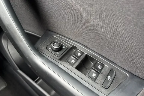 GF25UXC Volkswagen T-Roc 1.5 TSI Match 5dr | Rear View Camera Thumbnail #26