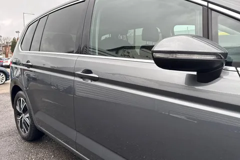 LV20NPD Volkswagen Touran 1.5 TSI EVO R-Line Euro 6 (s/s) 5dr Thumbnail #28