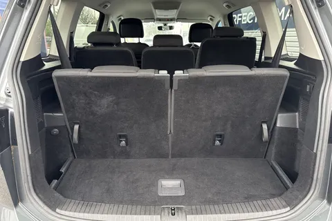 LV20NPD Volkswagen Touran 1.5 TSI EVO R-Line Euro 6 (s/s) 5dr Thumbnail #32