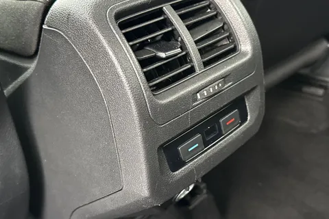 LV20NPD Volkswagen Touran 1.5 TSI EVO R-Line Euro 6 (s/s) 5dr Thumbnail #34