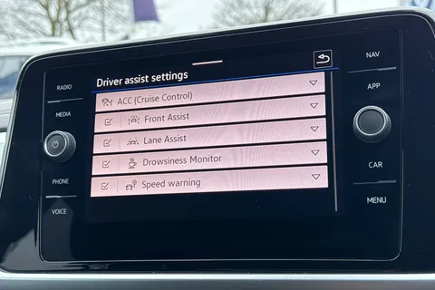 GF25UXC Volkswagen T-Roc 1.5 TSI Match 5dr | Rear View Camera Thumbnail #32