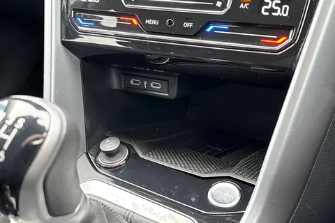 GF25UXC Volkswagen T-Roc 1.5 TSI Match 5dr | Rear View Camera Thumbnail #36