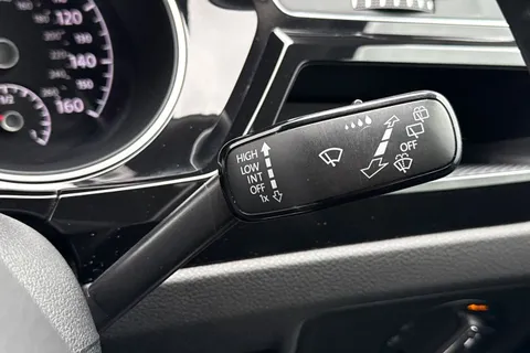 LV20NPD Volkswagen Touran 1.5 TSI EVO R-Line Euro 6 (s/s) 5dr Thumbnail #41