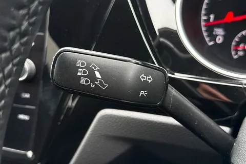 LV20NPD Volkswagen Touran 1.5 TSI EVO R-Line Euro 6 (s/s) 5dr Thumbnail #43