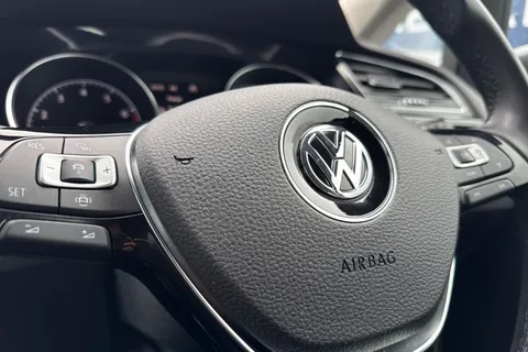 LV20NPD Volkswagen Touran 1.5 TSI EVO R-Line Euro 6 (s/s) 5dr Thumbnail #45