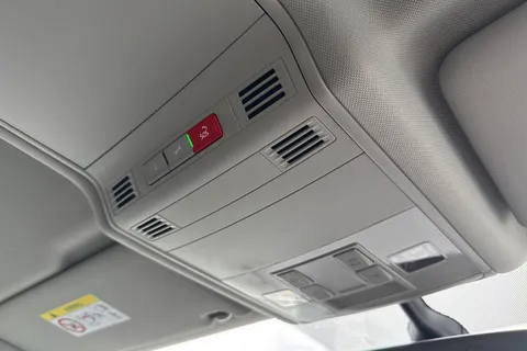 LV20NPD Volkswagen Touran 1.5 TSI EVO R-Line Euro 6 (s/s) 5dr Thumbnail #46