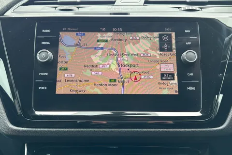 LV20NPD Volkswagen Touran 1.5 TSI EVO R-Line Euro 6 (s/s) 5dr Thumbnail #48