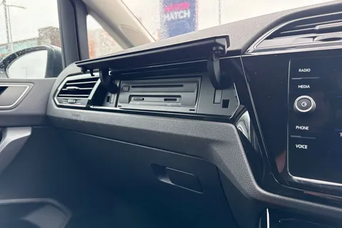 LV20NPD Volkswagen Touran 1.5 TSI EVO R-Line Euro 6 (s/s) 5dr Thumbnail #50