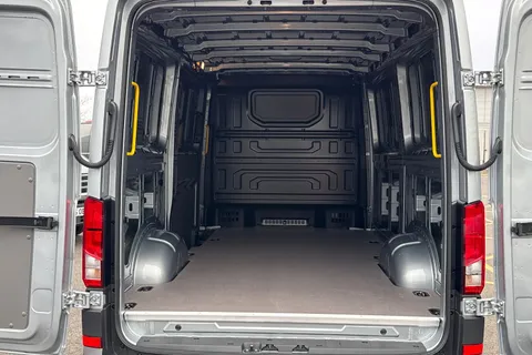 BK75LCM Volkswagen Crafter 2.0 TDI 163PS HDE Commerce Plus Low Roof Van Auto Thumbnail #6