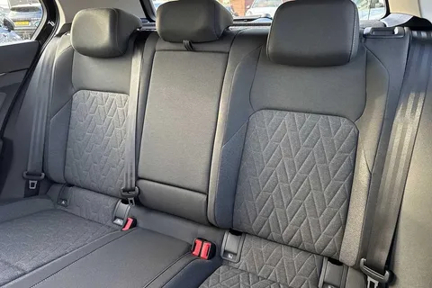 KP75LJY Volkswagen Golf 1.5 TSI 204 Match eHybrid 5dr DSG Thumbnail #13