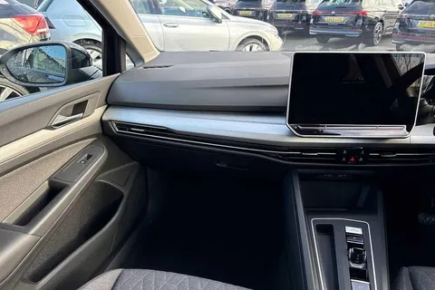 KP75LJY Volkswagen Golf 1.5 TSI 204 Match eHybrid 5dr DSG Thumbnail #14