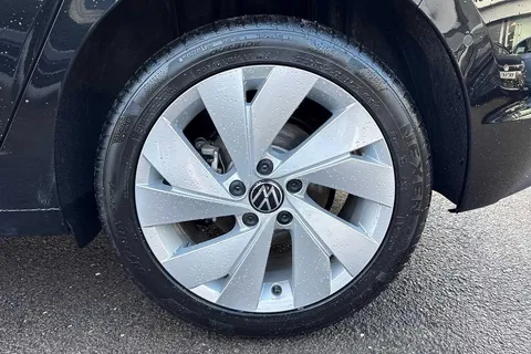 KP75LJY Volkswagen Golf 1.5 TSI 204 Match eHybrid 5dr DSG Thumbnail #21