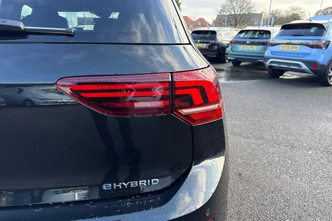 KP75LJY Volkswagen Golf 1.5 TSI 204 Match eHybrid 5dr DSG Thumbnail #25