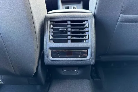 KP75LJY Volkswagen Golf 1.5 TSI 204 Match eHybrid 5dr DSG Thumbnail #34