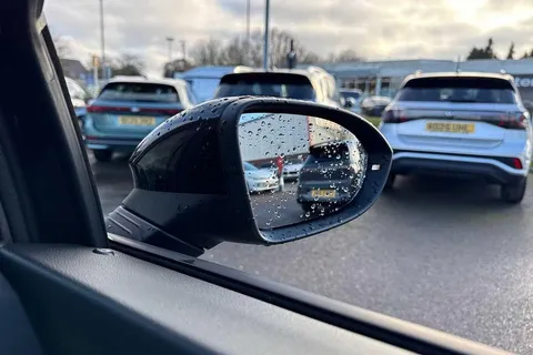 KP75LJY Volkswagen Golf 1.5 TSI 204 Match eHybrid 5dr DSG Thumbnail #37