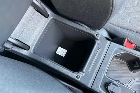 KP75LJY Volkswagen Golf 1.5 TSI 204 Match eHybrid 5dr DSG Thumbnail #40