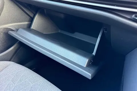 KP75LJY Volkswagen Golf 1.5 TSI 204 Match eHybrid 5dr DSG Thumbnail #41