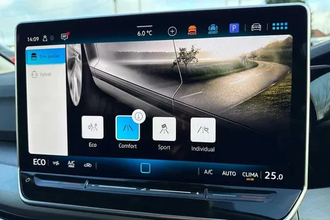 KP75LJY Volkswagen Golf 1.5 TSI 204 Match eHybrid 5dr DSG Thumbnail #46