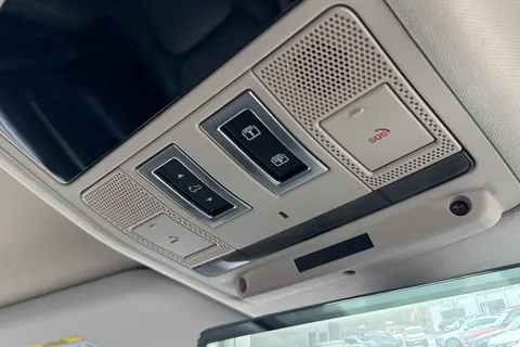 KN73VPF Land Rover Defender 110 2.0 P400e X-Dynamic HSE 5dr Thumbnail #25