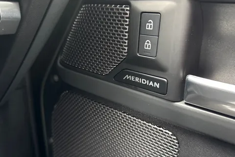 KN73VPF Land Rover Defender 110 2.0 P400e X-Dynamic HSE 5dr Thumbnail #26