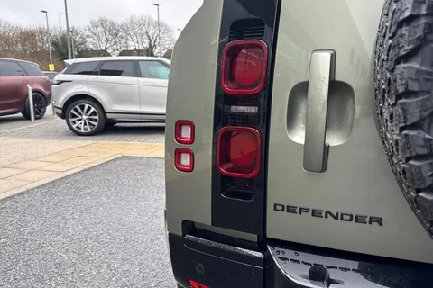 KN73VPF Land Rover Defender 110 2.0 P400e X-Dynamic HSE 5dr Thumbnail #28