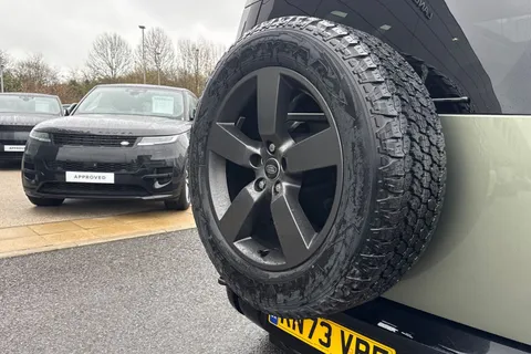 KN73VPF Land Rover Defender 110 2.0 P400e X-Dynamic HSE 5dr Thumbnail #32