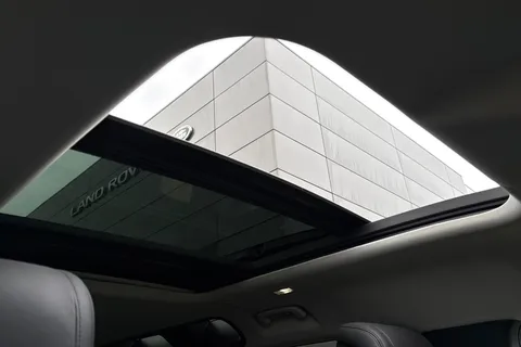 KN73VPF Land Rover Defender 110 2.0 P400e X-Dynamic HSE 5dr Thumbnail #35