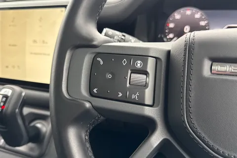 KN73VPF Land Rover Defender 110 2.0 P400e X-Dynamic HSE 5dr Thumbnail #37