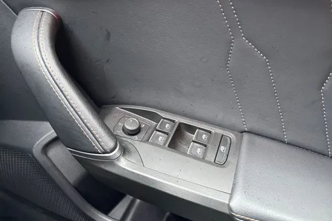 18 of 54 for CUPRA Formentor 1.5 TSI V2 DSG Euro 6 (s/s) 5dr