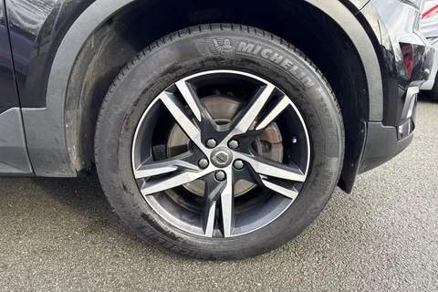WR69XLE Volvo Xc40 2.0 T4 R-Design Auto Euro 6 (s/s) 5dr Thumbnail #11