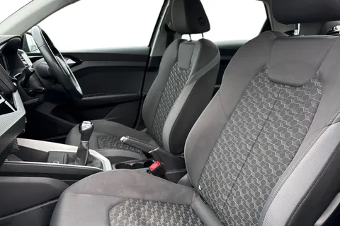 11 of 50 for Audi A1 Sport 30 TFSI 110 PS 6-speed