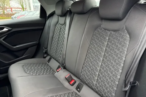 14 of 50 for Audi A1 Sport 30 TFSI 110 PS 6-speed