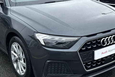 17 of 50 for Audi A1 Sport 30 TFSI 110 PS 6-speed