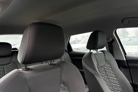 21 of 50 for Audi A1 Sport 30 TFSI 110 PS 6-speed