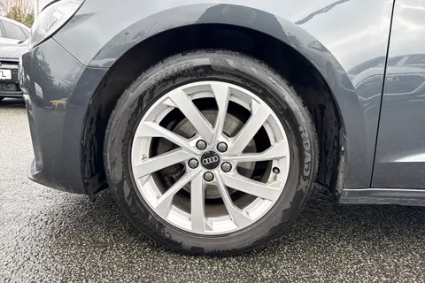 22 of 50 for Audi A1 Sport 30 TFSI 110 PS 6-speed