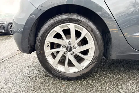 23 of 50 for Audi A1 Sport 30 TFSI 110 PS 6-speed