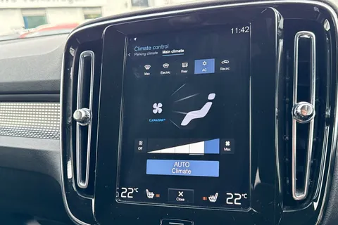 WR69XLE Volvo Xc40 2.0 T4 R-Design Auto Euro 6 (s/s) 5dr Thumbnail #23