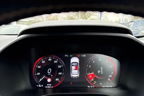 WR69XLE Volvo Xc40 2.0 T4 R-Design Auto Euro 6 (s/s) 5dr Thumbnail #26