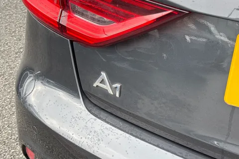 27 of 50 for Audi A1 Sport 30 TFSI 110 PS 6-speed