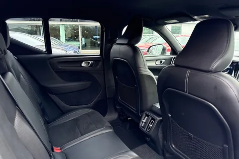 WR69XLE Volvo Xc40 2.0 T4 R-Design Auto Euro 6 (s/s) 5dr Thumbnail #35