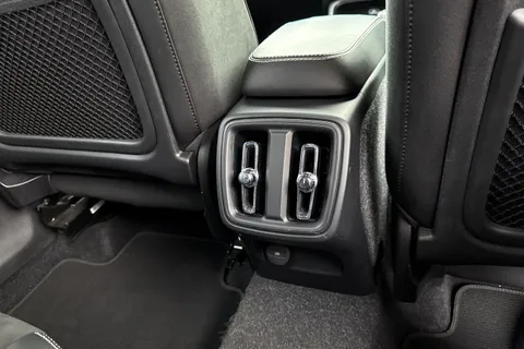 WR69XLE Volvo Xc40 2.0 T4 R-Design Auto Euro 6 (s/s) 5dr Thumbnail #36