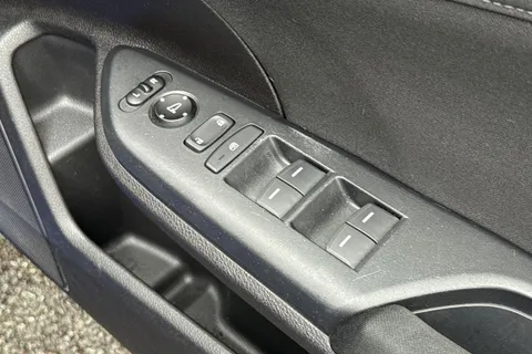 OW17MPY Honda Civic 1.0 VTEC Turbo SE 5dr Thumbnail #24