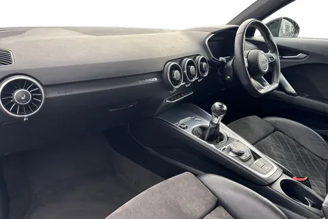 15 of 41 for Audi TT Coup- S line 45 TFSI 245 PS 6-speed