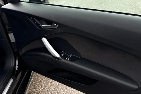 21 of 41 for Audi TT Coup- S line 45 TFSI 245 PS 6-speed