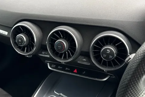 22 of 41 for Audi TT Coup- S line 45 TFSI 245 PS 6-speed