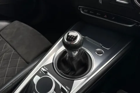 23 of 41 for Audi TT Coup- S line 45 TFSI 245 PS 6-speed